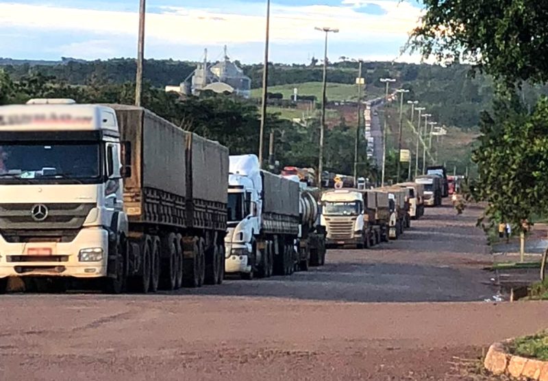 Resultado de imagem para caminhoes e carretas