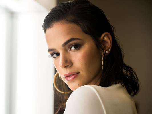 Foto: Bruna Marquezine agradece pedido de fãs para estrear no : 'Coisa  linda' - Purepeople