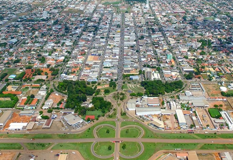 Empresas em Sinop e Sorriso começam semana contratando 1,3 mil trabalhadores; salário de até R Empresas em Sinop e Sorriso começam semana contratando 1,3 mil trabalhadores; salário de até R