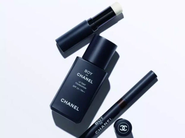 Make para homem? Chanel acaba de lançar uma linha de maquiagem masculina – Só Notícias