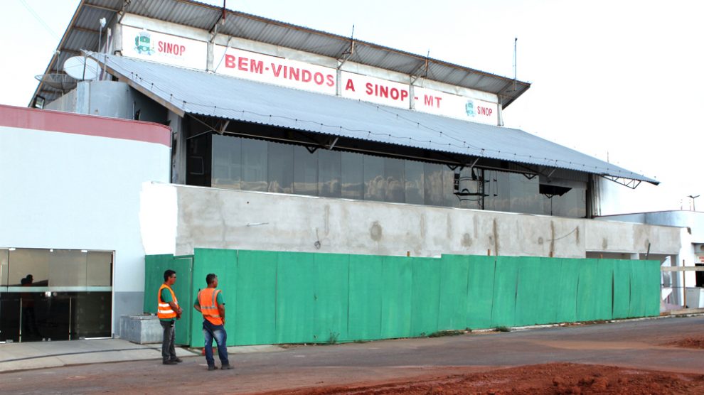 Prefeita aguarda acabar obras para solicitar mudança na categoria de operação do aeroporto em Sinop