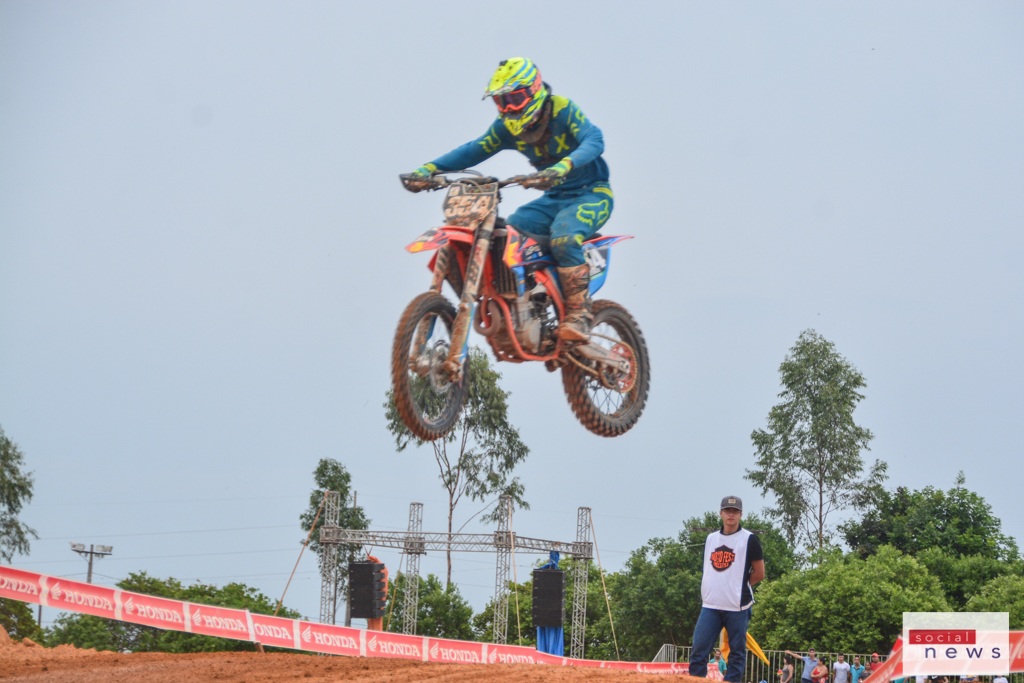 Sorriso sedia etapa do Mato-grossense de Motocross no fim de