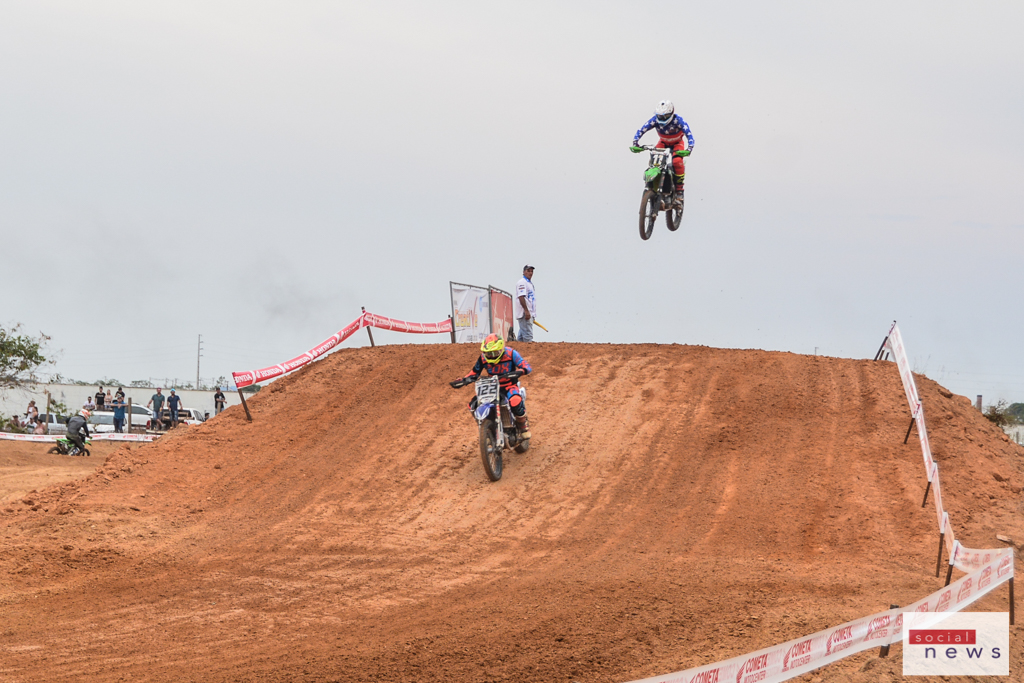 Sorriso sedia etapa do Mato-grossense de Motocross no fim de