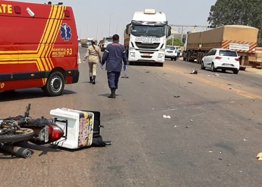 Entregador de marmita morre esmagado por carreta na BR-163 2