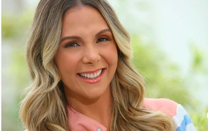 Carla Perez Impressiona Ao Posar Com Joia Gigante Em Dubai So Noticias