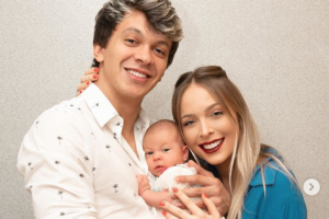 Tata Estaniecki e Cocielo comemoram dois meses de vida da filha – Só  Notícias