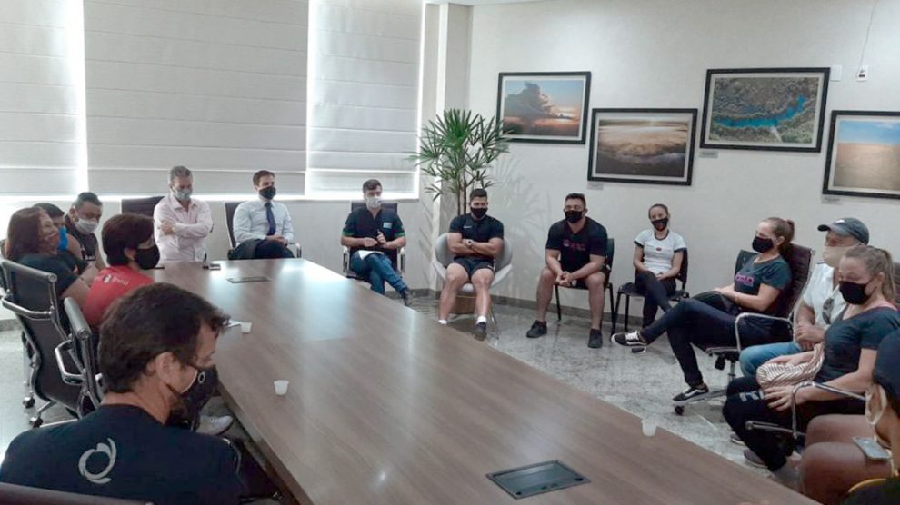 Profissionais e donos de academias protestam em Lucas do Rio Verde