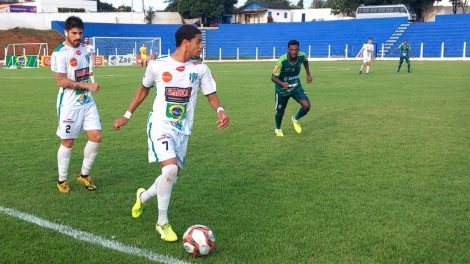 Em jogo movimentado, Grêmio acaba superado pelo líder, no Mineirão