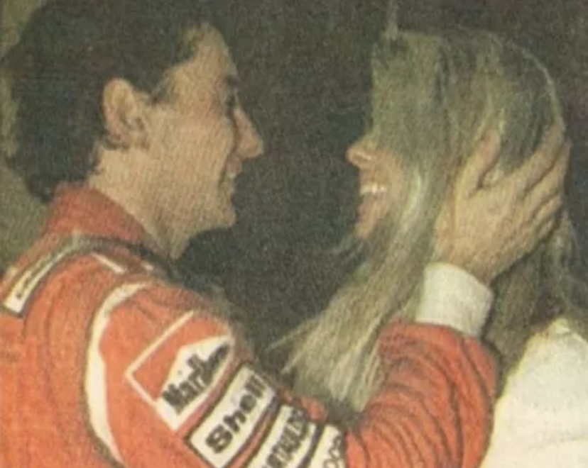 Adriane Galisteu homenageia Ayrton Senna 27 anos após morte do piloto