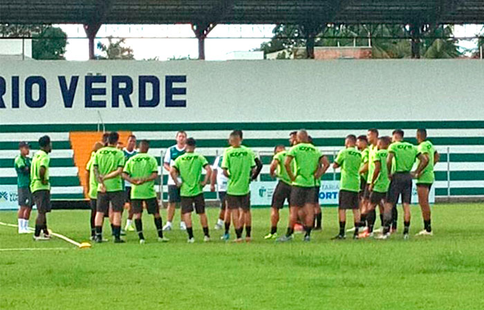 Treinador do Luverdense lamenta derrota de virada nos últimos