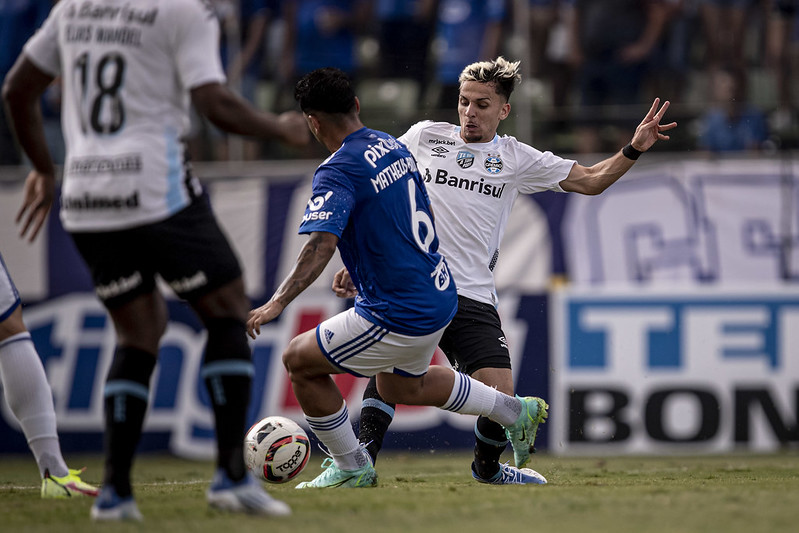 Cruzeiro conta com gol contra para vencer o Gr&Atilde;&ordf;mio e &Atilde;&copy; vice-l&Atilde;&shy;der da S&Atilde;&copy;rie B  &acirc; S&Atilde;&sup3; Not&Atilde;&shy;cias