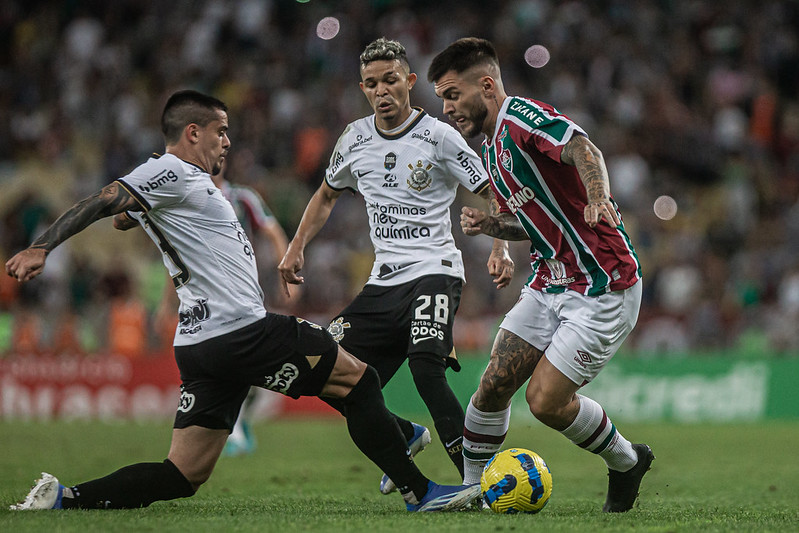 Corinthians arranca empate com Fortaleza no fim e sai da parte