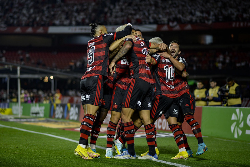 Flamengo e Corinthians empatam 1º jogo da semifinal da Copa do