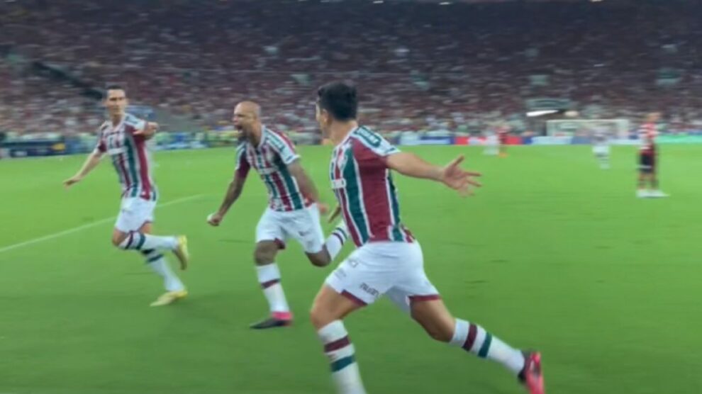 Fluminense goleia o Flamengo e é bicampeão carioca — Fluminense