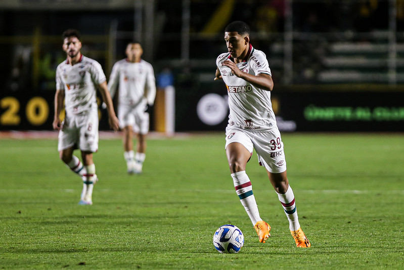 Fluminense é derrotado pelo Strongest em La Paz e perde 100% na