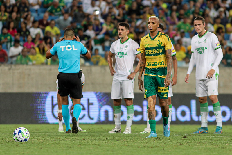 Por que o jogo entre Cuiabá x Cruzeiro, pela 26ª rodada do Brasileirão, foi  adiado?