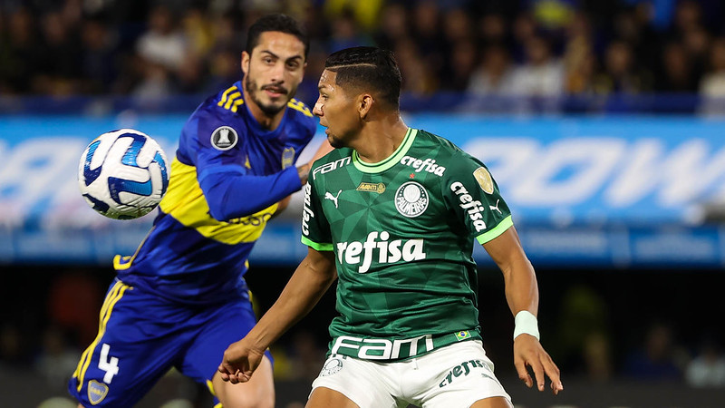 Corinthians sofre, mas elimina Boca Juniors da Libertadores nos pênaltis