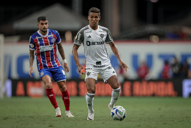 Bahia de Rogério Ceni goleia Atlético-MG e foge do rebaixamento