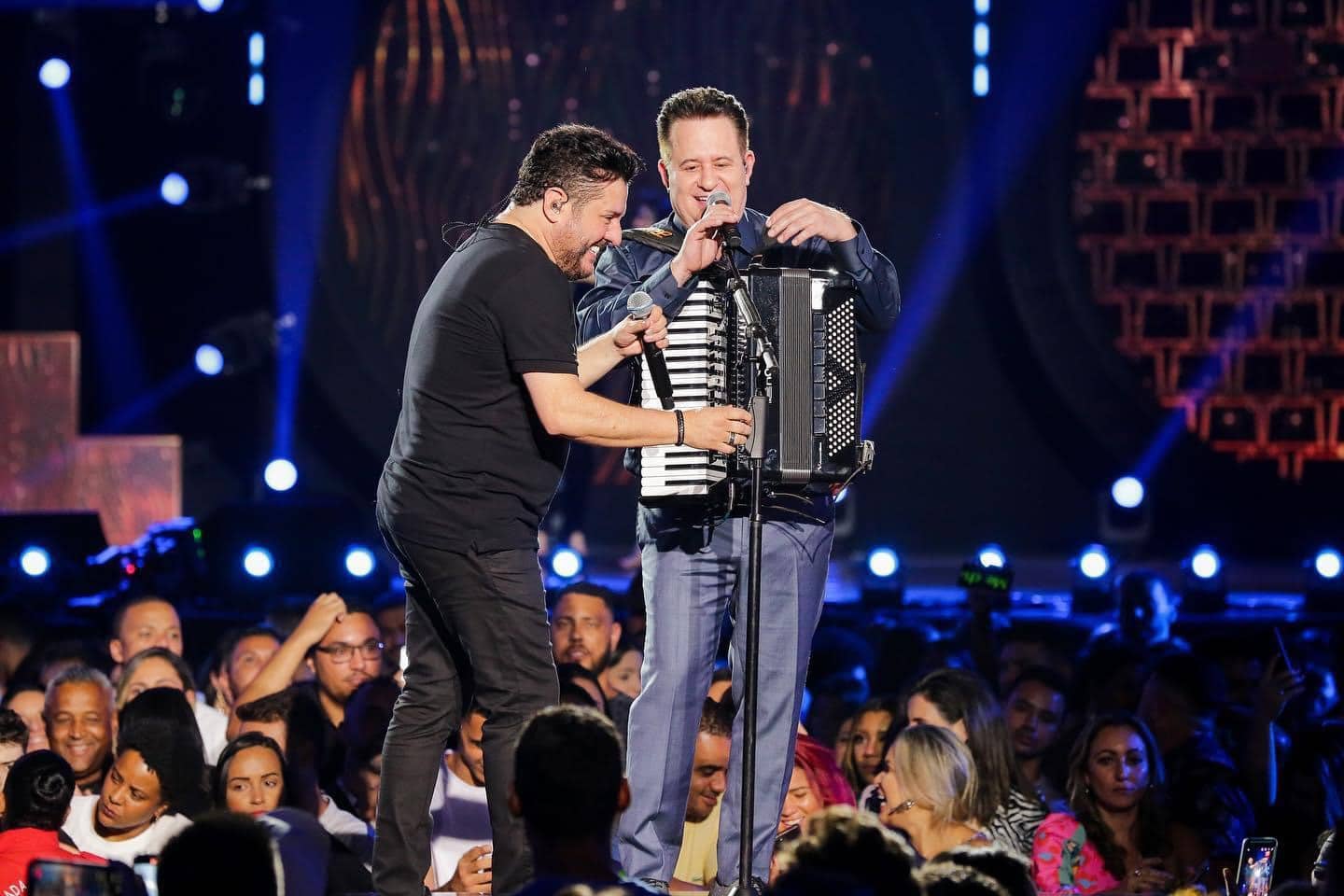 Bruno e Marrone Fecham ExpoMatupá com Show Sertanejo