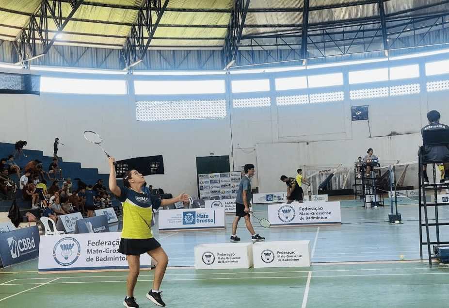 Lucas do Rio Verde lidera no badminton estadual