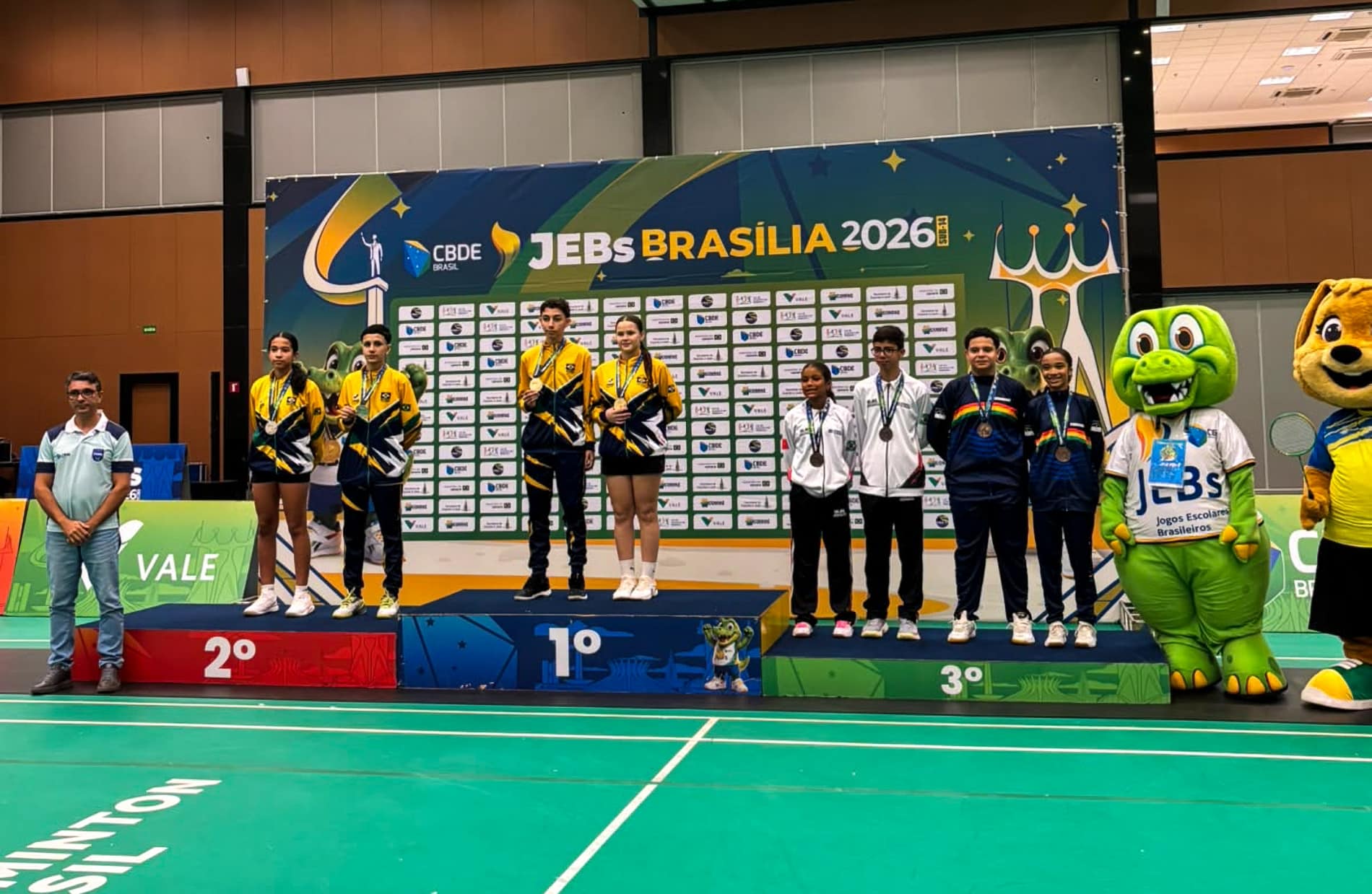 Atletas de Lucas do Rio Verde vencem competições de badminton em MT