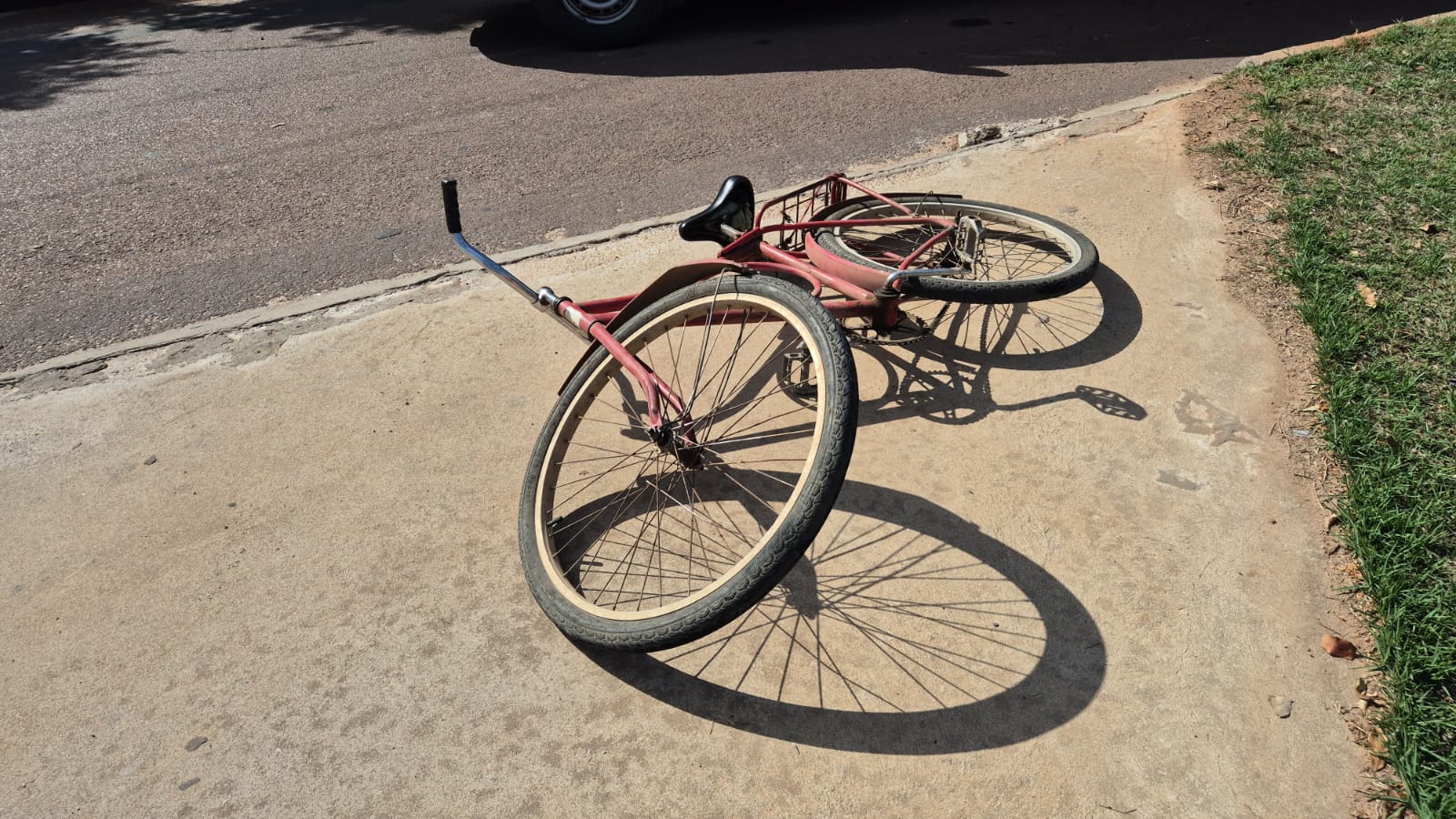 Colisão entre moto e bicicleta deixa ciclista grave em Sinop