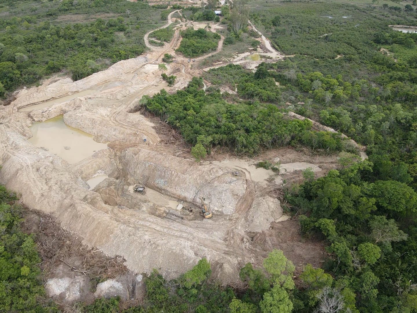 PM combate garimpo ilegal em área de preservação em Mato Grosso