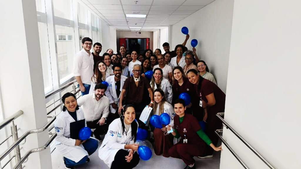 Professor recebe alta após 100 dias de internação no Hospital Central em Cuiabá