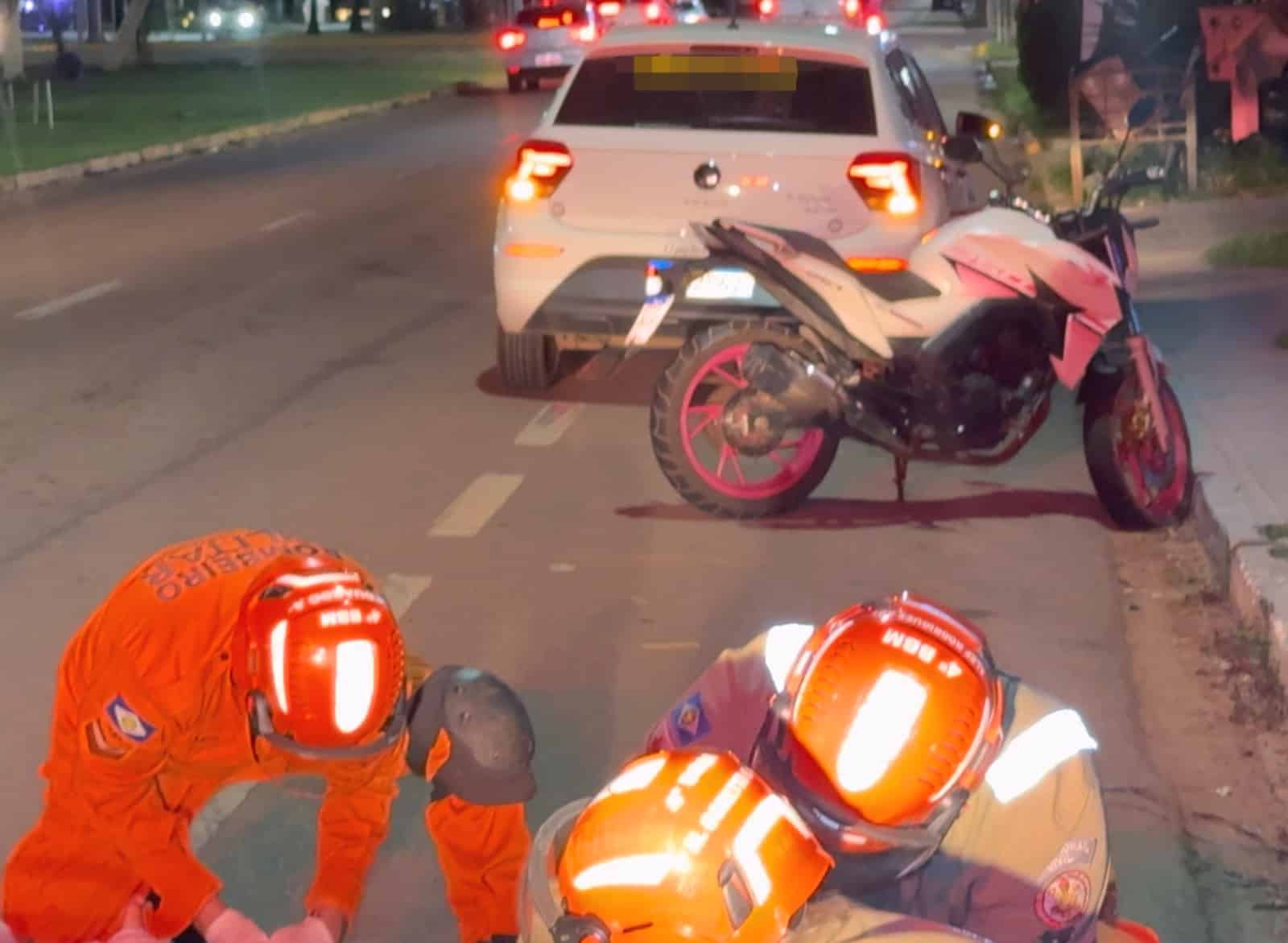 Entregadora sofre fratura após colidir na traseira de carro em Sinop